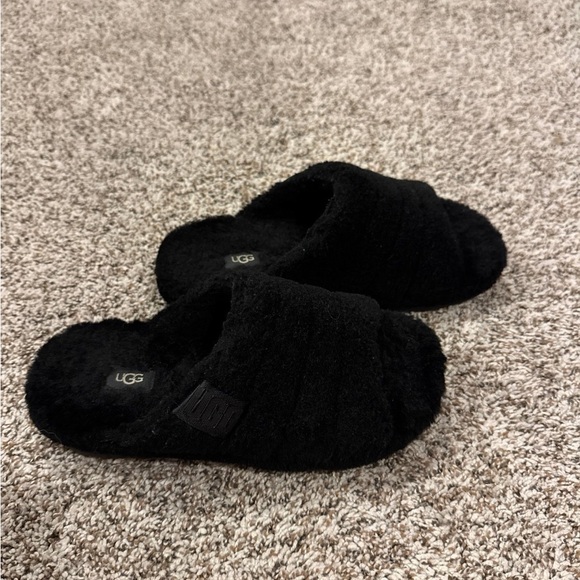 UGG Slippers main image 2